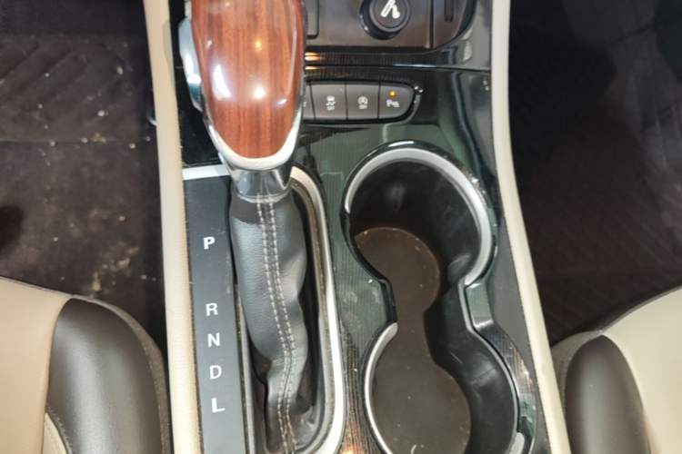 Used Buick Verano 2015 Sedan 15S Automatic Leading Model Gear Lever