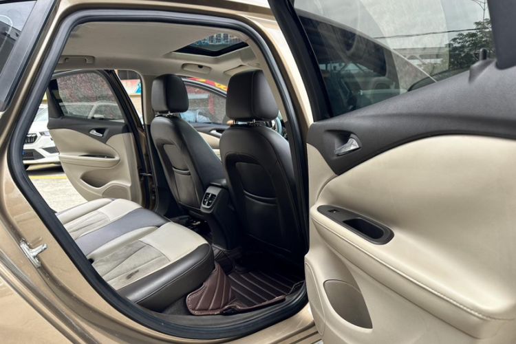 Used Buick Verano 2015 Sedan 15S Automatic Leading Model Interior 3