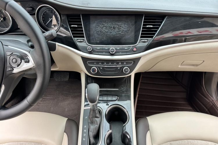 Used Buick Verano 2015 Sedan 15S Automatic Leading Model Interior 4