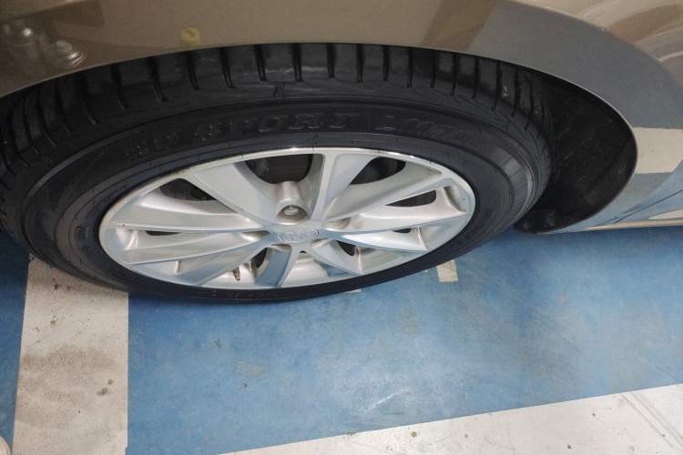 Used Buick Verano 2015 Sedan 20T Dual-Clutch Leading Model Left Front Wheel Hub