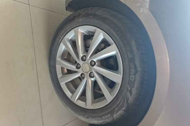 Used Buick Verano 2015 Sedan 15S Automatic Leading Model Left Front Wheel Hub