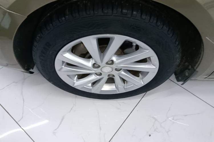 Used Buick Verano 2015 Sedan 15S Automatic Leading Model Left Front Wheel Hub