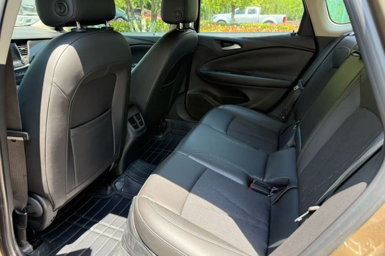 Used Buick Verano 2015 Sedan 20T Dual-Clutch Leading Model Left Rear Seat