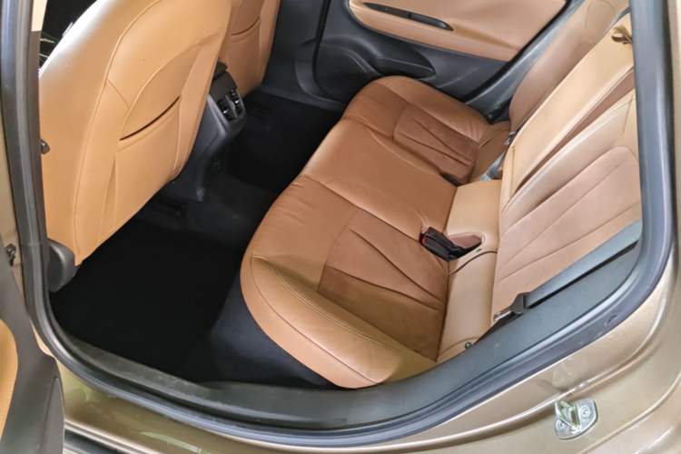 Used Buick Verano 2015 Sedan 20T Dual-Clutch Flagship Model Left Rear Seat