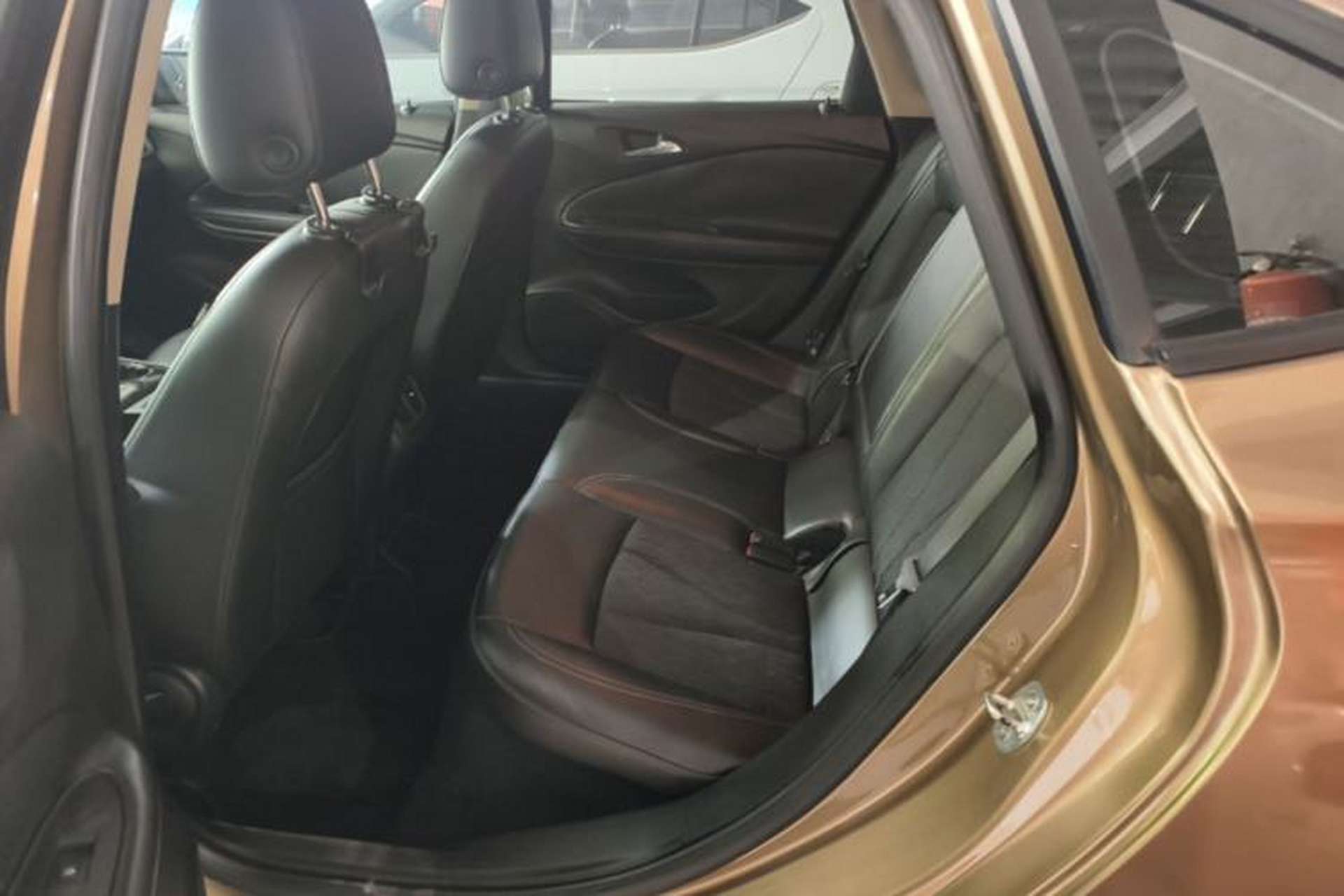 Used Buick Verano 2015 Sedan 20T Dual-Clutch Leading Model Left Rear Seat