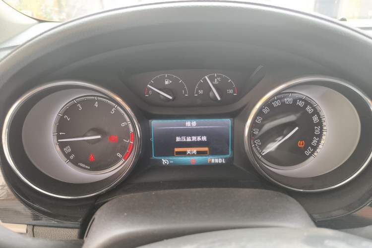 Used Buick Verano 2015 Sedan 20T Dual-Clutch Elite Model Odometer Close Up