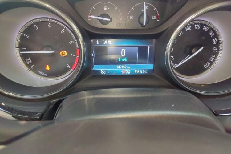 Used Buick Verano 2015 Sedan 15S Automatic Leading Model Odometer Close Up