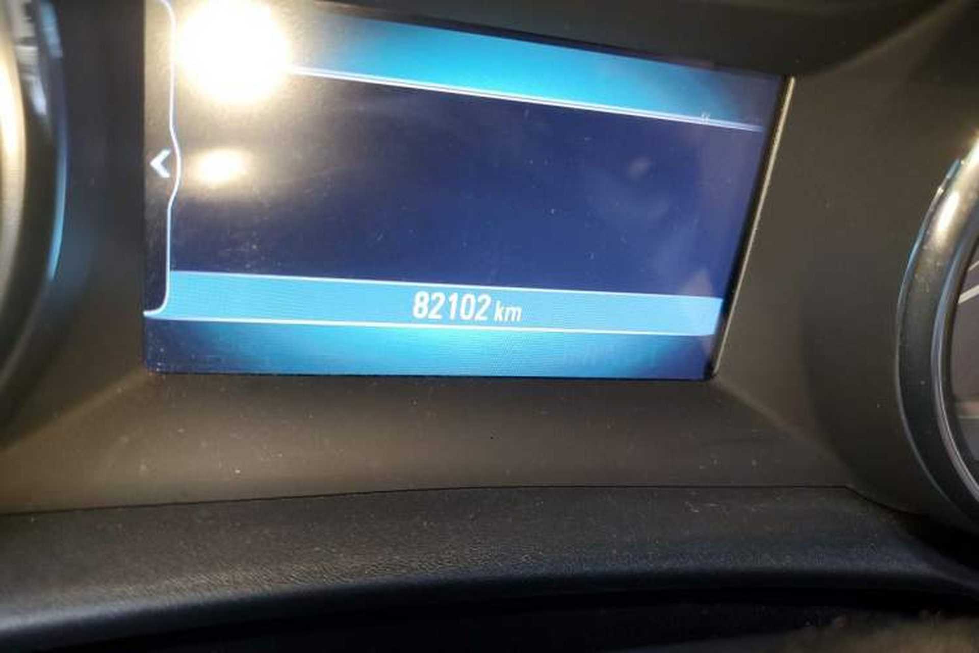 Used Buick Verano 2015 Sedan 15S Automatic Leading Model Odometer Close Up