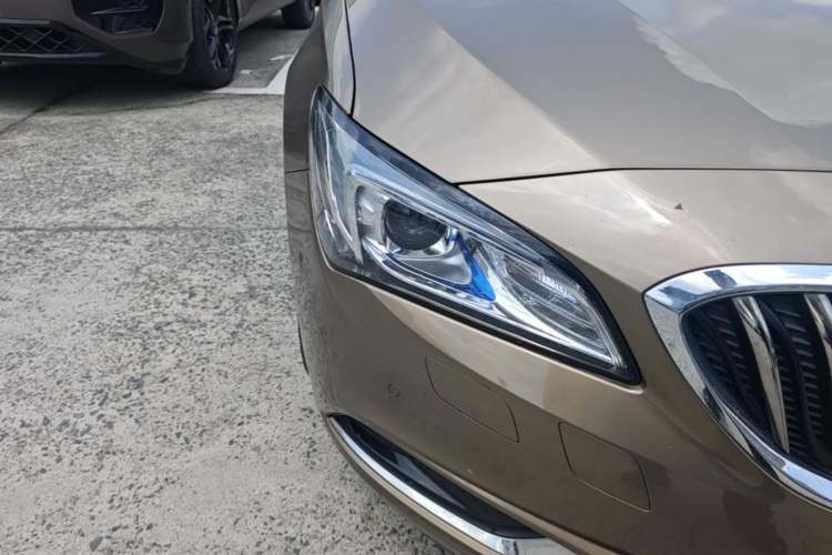 Used Buick Verano 2015 Sedan 20T Dual-Clutch Flagship Model Right Front Headlight