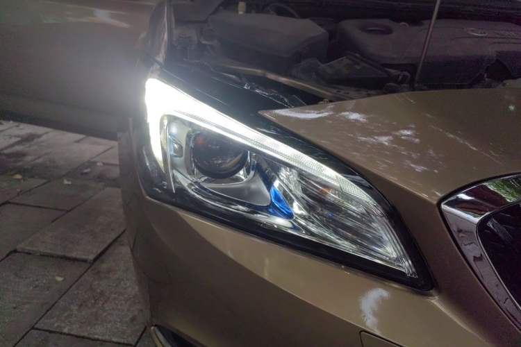 Used Buick Verano 2015 Sedan 15S Automatic Leading Model Right Front Headlight