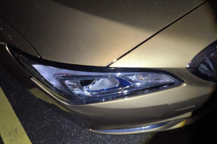Used Buick Verano 2015 Sedan 20T Dual-Clutch Leading Model Right Front Headlight