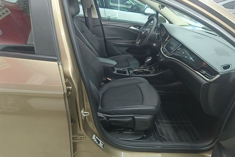 Used Buick Verano 2015 Sedan 20T Dual-Clutch Leading Model Right Front Seat