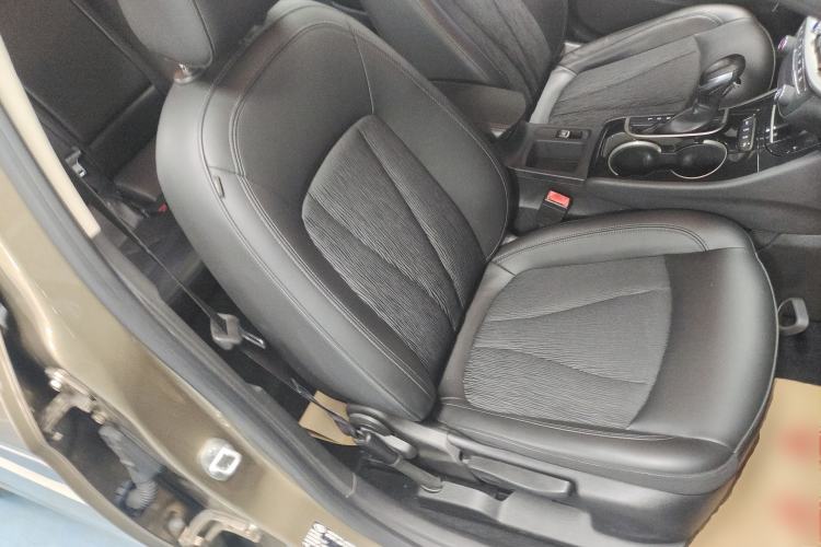 Used Buick Verano 2015 Sedan 20T Dual-Clutch Leading Model Right Front Seat