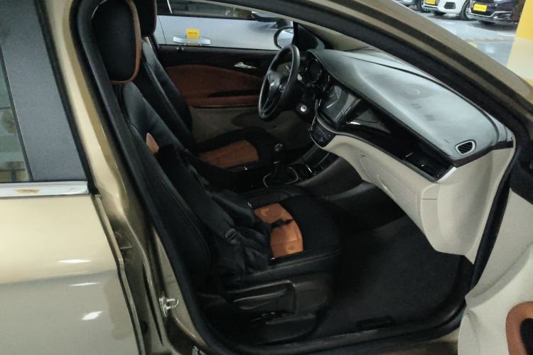 Used Buick Verano 2015 Sedan 15S Manual Entry-Level Model Right Front Seat
