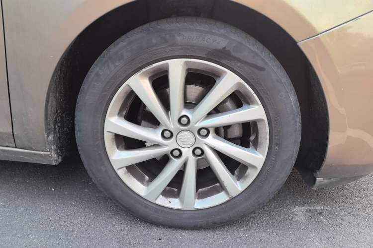 Used Buick Verano 2015 Sedan 15S Automatic Leading Model Right Front Wheel Hub