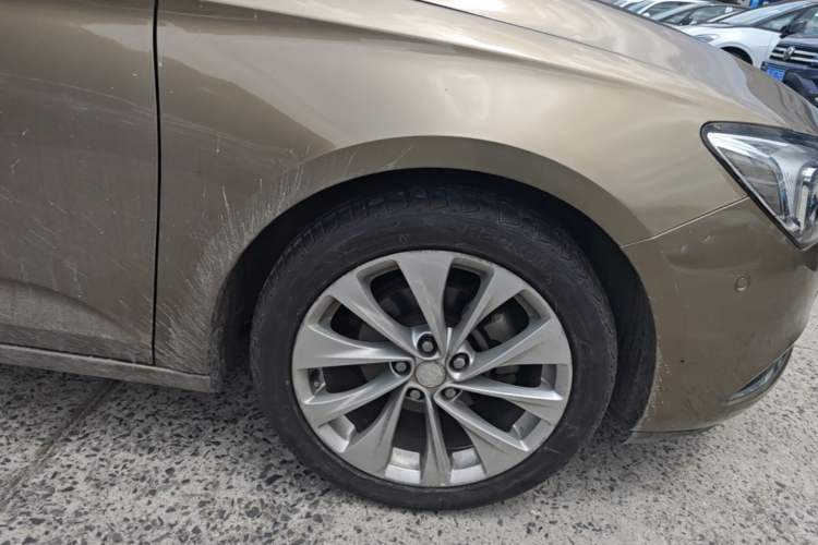 Used Buick Verano 2015 Sedan 20T Dual-Clutch Flagship Model Right Front Wheel Hub