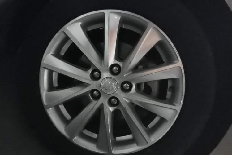 Used Buick Verano 2015 Sedan 20T Dual-Clutch Luxury Model Right Front Wheel Hub