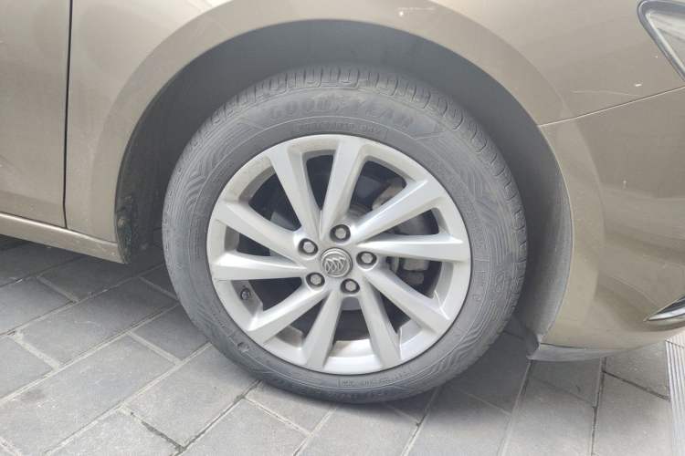 Used Buick Verano 2015 Sedan 15S Automatic Leading Model Right Front Wheel Hub