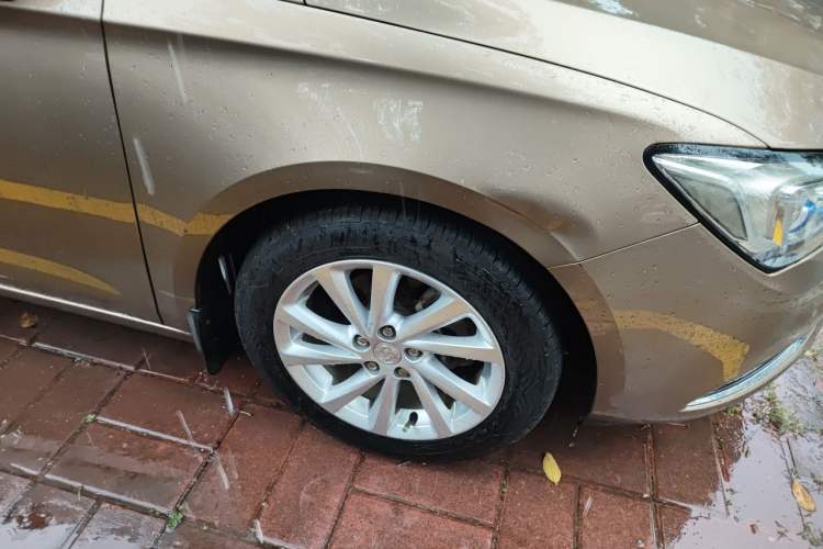 Used Buick Verano 2015 Sedan 15S Automatic Leading Model Right Front Wheel Hub