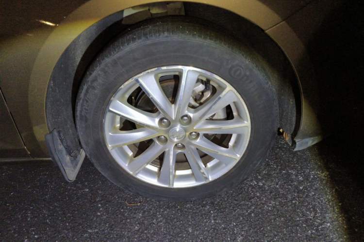 Used Buick Verano 2015 Sedan 20T Dual-Clutch Leading Model Right Front Wheel Hub