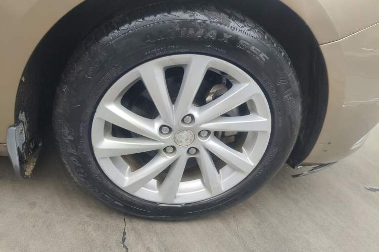 Used Buick Verano 2015 Sedan 15S Automatic Ambition Model Right Front Wheel Hub