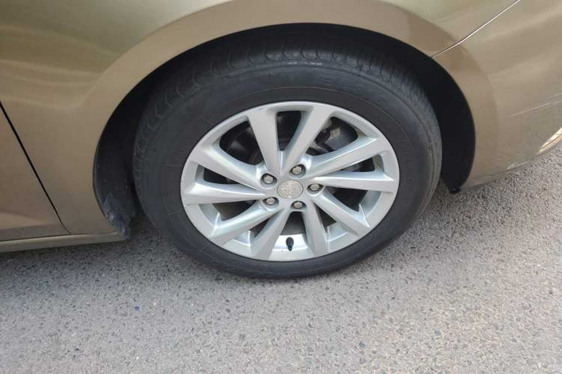 Used Buick Verano 2015 Sedan 15S Automatic Leading Model Right Front Wheel Hub