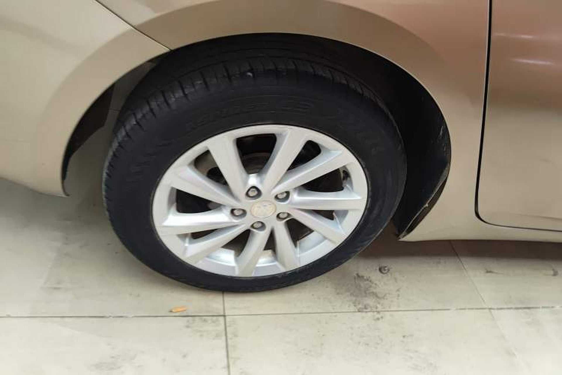 Used Buick Verano 2015 Sedan 15S Automatic Leading Model Right Rear Wheel Hub