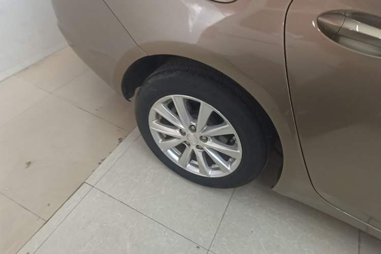 Used Buick Verano 2015 Sedan 20T Dual-Clutch Leading Model Right Rear Wheel Hub