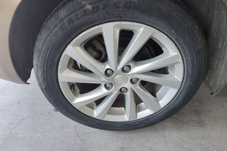Used Buick Verano 2015 Sedan 15S Automatic Leading Model Right Rear Wheel Hub