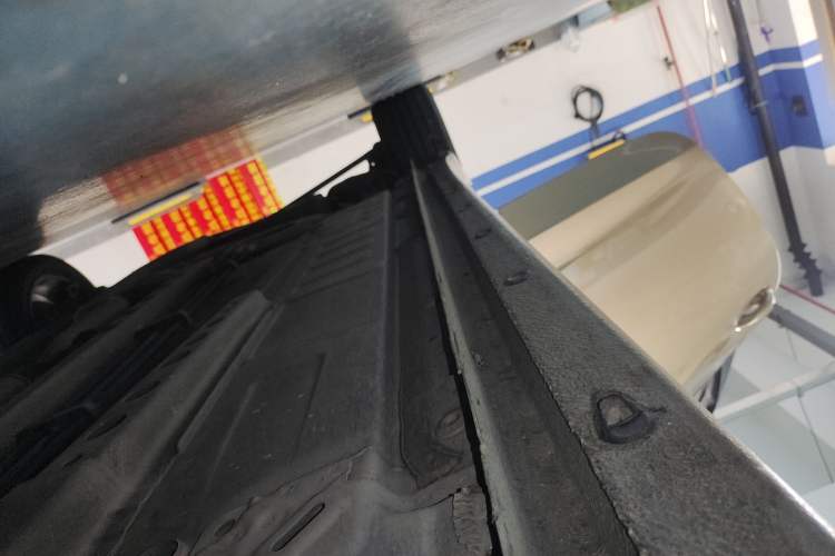 Used Buick Verano 2015 Sedan 20T Dual-Clutch Leading Model Right Side Sill
