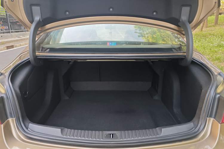 Used Buick Verano 2015 Sedan 15S Automatic Leading Model Trunk