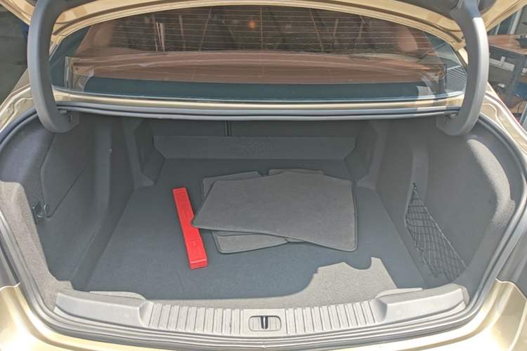 Used Buick Verano 2015 Sedan 15S Automatic Leading Model Trunk