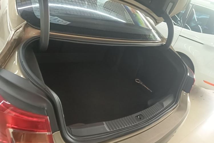 Used Buick Verano 2015 Sedan 20T Dual-Clutch Leading Model Trunk
