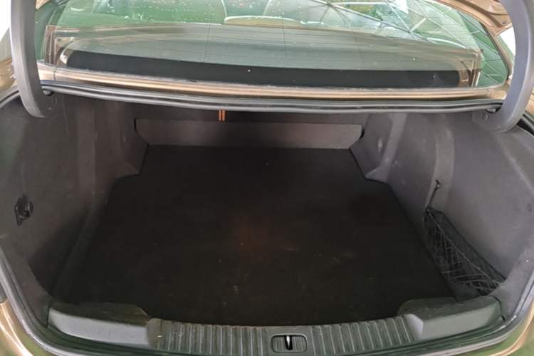 Used Buick Verano 2015 Sedan 20T Dual-Clutch Flagship Model Trunk