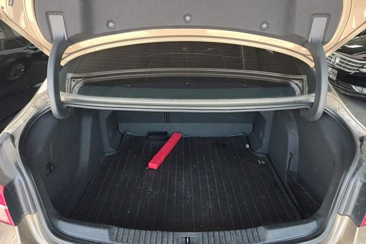 Used Buick Verano 2015 Sedan 15S Automatic Leading Model Trunk