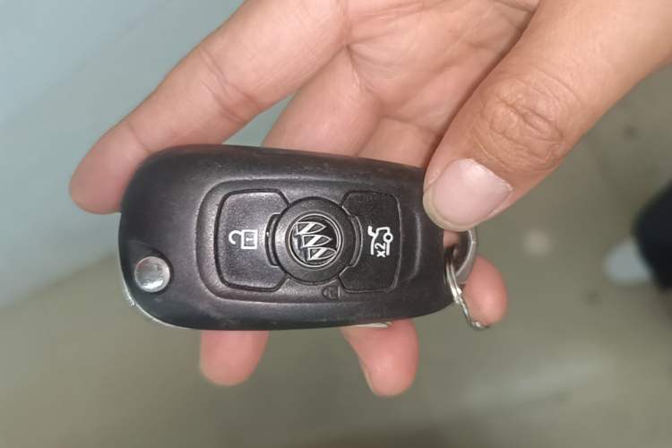 Used Buick Verano 2015 Sedan 20T Dual-Clutch Leading Model Vehicle Key