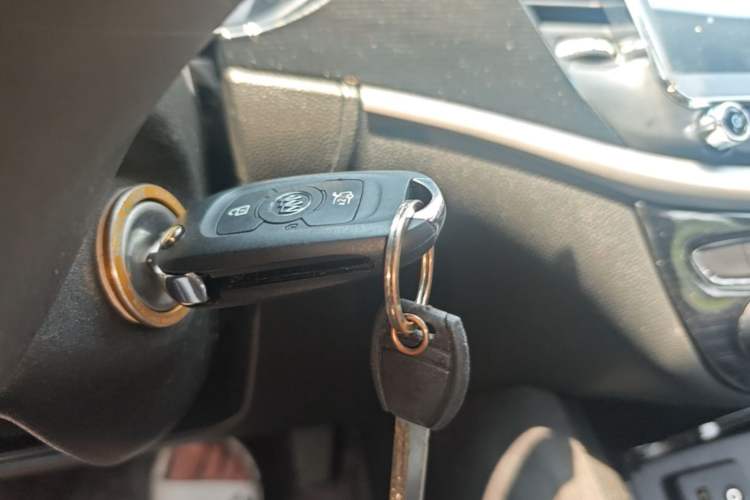 Used Buick Verano 2015 Sedan 20T Dual-Clutch Elite Model Vehicle Key