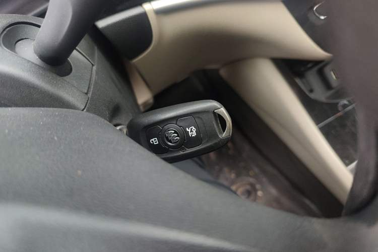 Used Buick Verano 2015 Sedan 15S Automatic Leading Model Vehicle Key