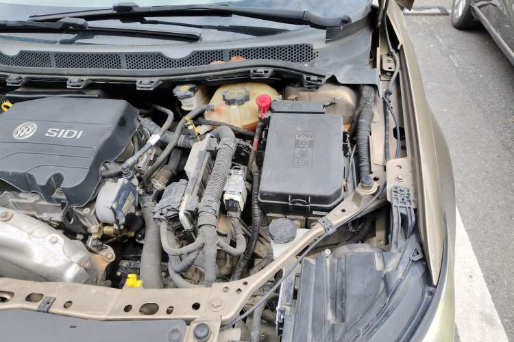 Used Buick Verano 2015 Sedan 15S Automatic Leading Model Engine Bay Left