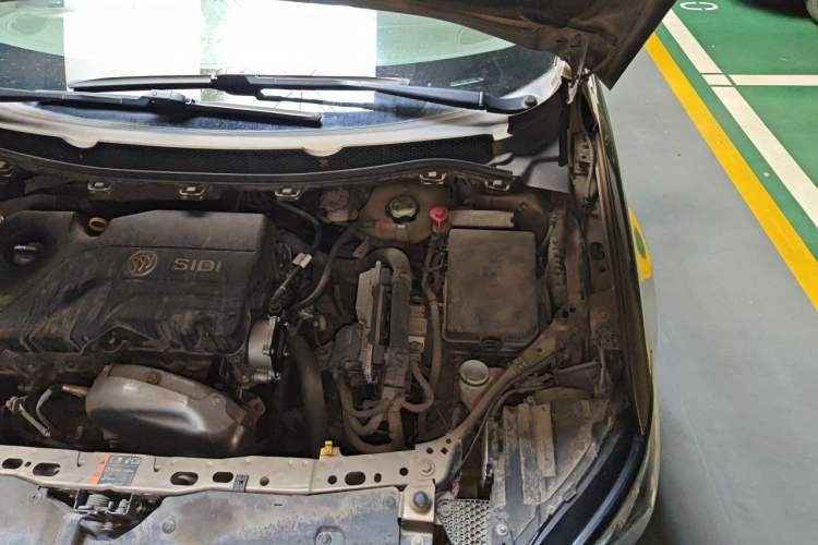 Used Buick Verano 2015 Sedan 15S Manual Entry-Level Model Engine Bay Left