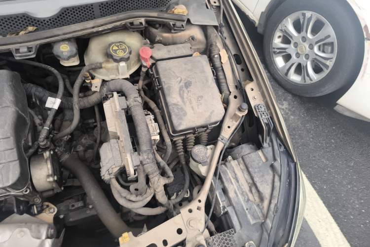 Used Buick Verano 2015 Sedan 15S Automatic Leading Model Engine Bay Left