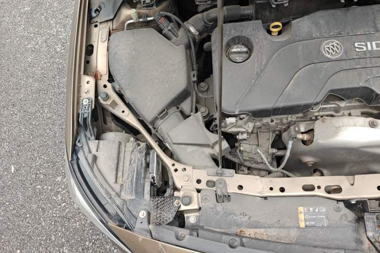 Used Buick Verano 2015 Sedan 15S Automatic Leading Model Engine Bay Right