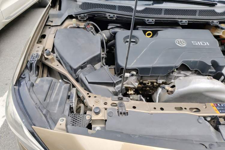 Used Buick Verano 2015 Sedan 15S Automatic Leading Model Engine Bay Right