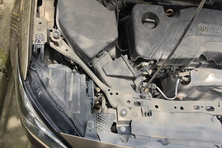 Used Buick Verano 2015 Sedan 15S Automatic Leading Model Engine Bay Right