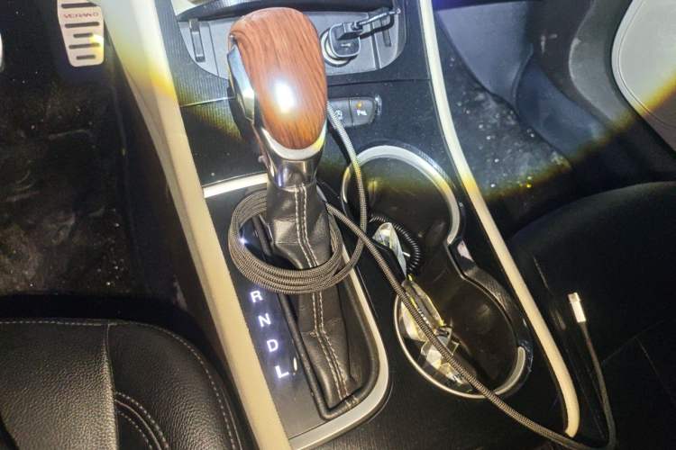 Used Buick Verano 2015 Sedan 15S Automatic Ambition Model Gear Lever