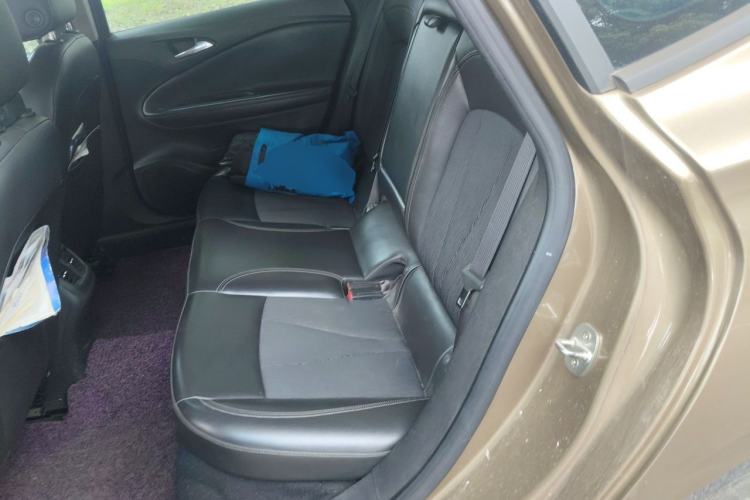 Used Buick Verano 2015 Sedan 20T Dual-Clutch Leading Model Left Rear Seat