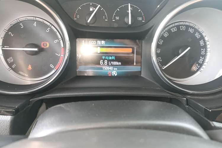 Used Buick Verano 2015 Sedan 15S Manual Leading Model Odometer Close Up