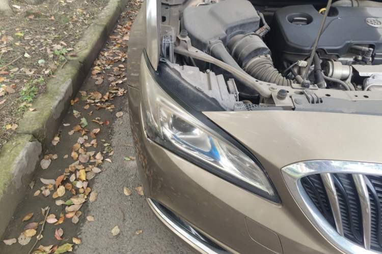 Used Buick Verano 2015 Sedan 20T Dual-Clutch Leading Model Right Front Headlight