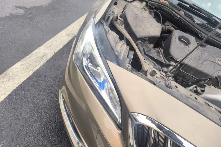 Used Buick Verano 2015 Sedan 15S Automatic Leading Model Right Front Headlight