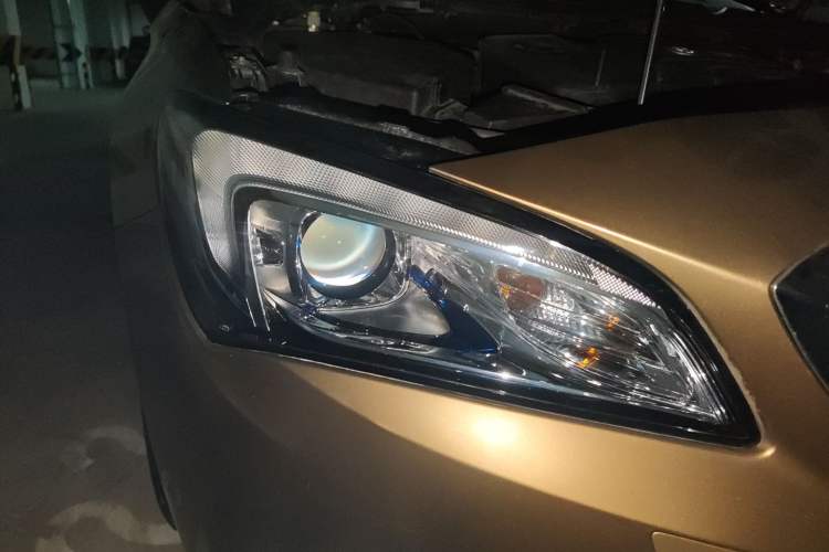 Used Buick Verano 2015 Sedan 15S Automatic Leading Model Right Front Headlight